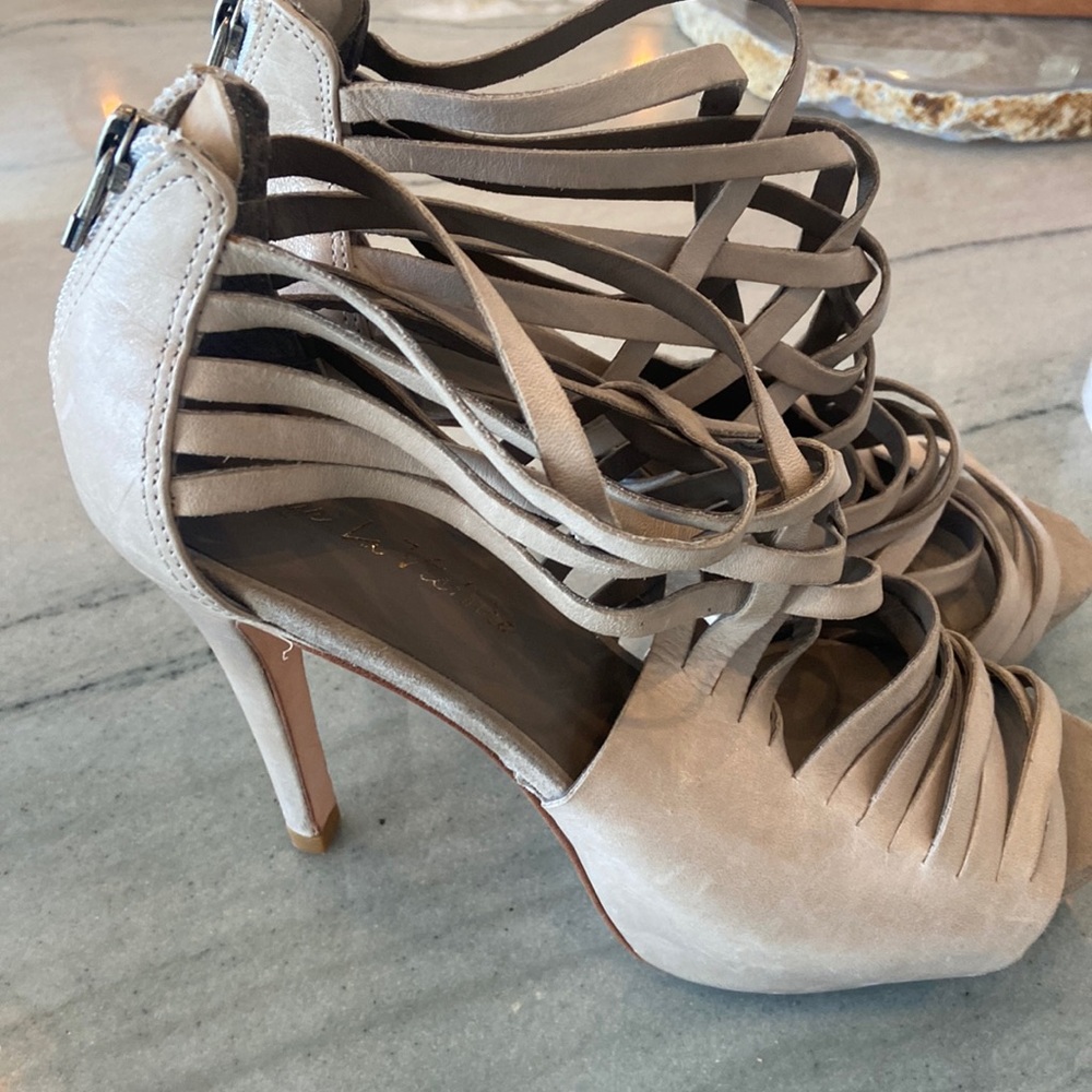 Beautiful barely worn Vero Cuoio